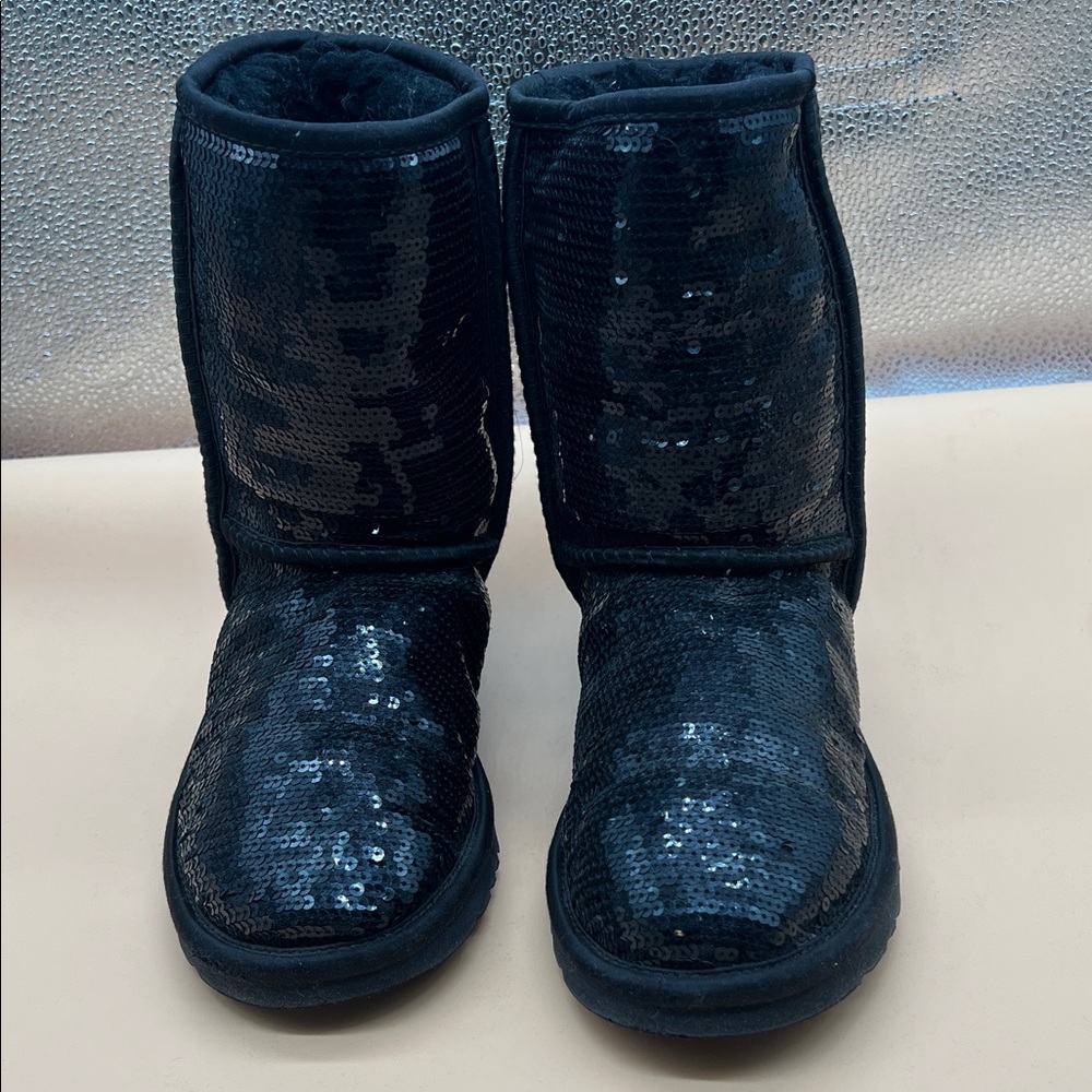 UGG Women's Size 6 Classic Short Sequin Sparkle  Boots Black Model 3161 Sz 5